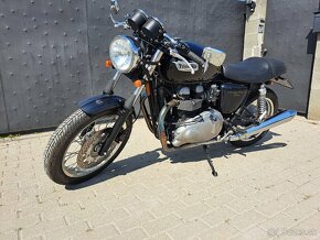 Triumph bonneville truxton - 3