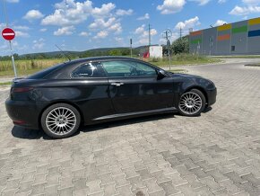 Alfa romeo GT - 3