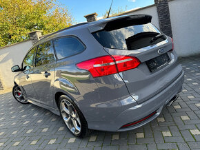 Ford Focus Kombi ST 2.0 EcoBoost   250PS  TOP STAV - 3