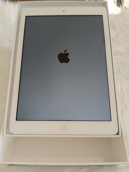 Apple iPad 7th - 3