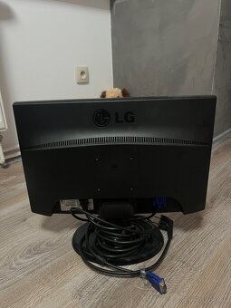 Monitor LG Flatron W1943SB-PF - 3