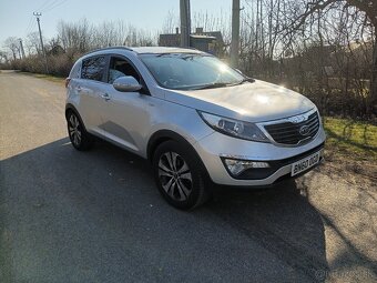 Kia Sportage.2.0 CRDI .4X4 100KW - 3