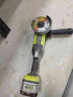 Ryobi - 3