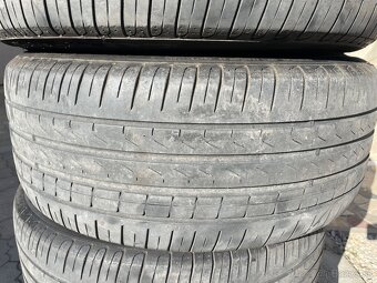 235/40 r19 PIRELLI  DOT 2018 cca 4,5 mm - 3