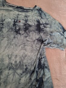 Tommy Hilfiger dámske tričko sivé - 3