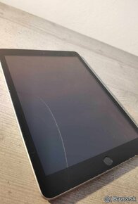 9.7" tablet Apple iPad 5 gen / 128GB Cell prasklinka - 3