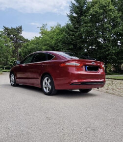 Ford Mondeo Liftback 2.0 110kw Cervená - 3