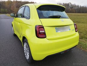 Fiat 500e Rok ˇ´2024 ´najeto jen 291km 3xklič - 3