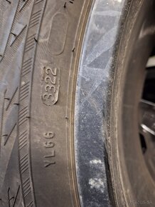 zimne komplety volvo nokian 235/50R19 8mm - 3