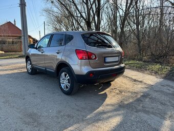 Nissan Qashqai 2.0i - 3