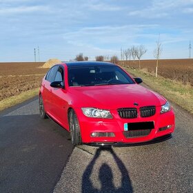 Podprahové lišty na BMW 3 - E90/E91/E92/E93 - čierny lesk - 3