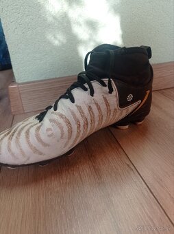 Predám kopačky Nike Phantom luna 2 - 3