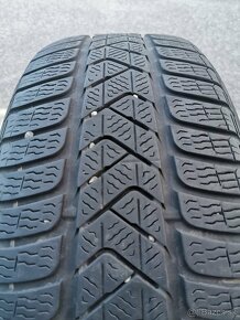 Pirelli Winter Sotto Zero 3 215/55 R17 94H - 3