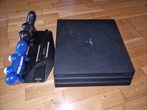 PS4 PRO 1TB Black - 3