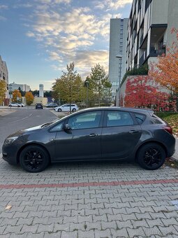 Opel Astra J 1.6 2015, 85kw, benzín - 3