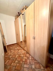 VEĽKOMETRÁŽNY 3,5 IZBOVÝ BYT S BALKÓNOM V DOBREJ LOKALITE - 3