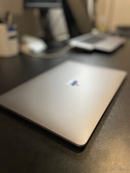 MacBook Air (Retina, 13-palcový, 2018) - 3