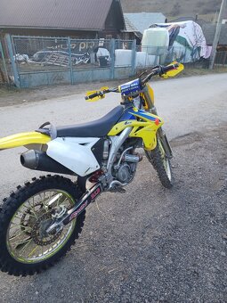 Suzuki RMZ 250 - 3