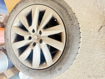 5x112 R17 215/55R17 originál škoda - 3