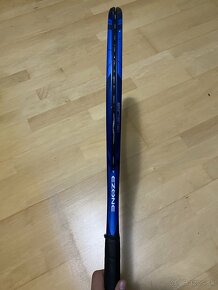 Predam raketu Yonex EZONE Tour 98 - 3