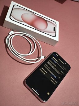 iPhone 15 Plus pink - 3