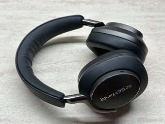 Bowers & Wilkins PX8, black - 3