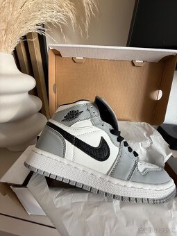 Nike air jordan 1 Grey detské 35 veľkosť - 3