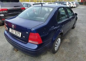 Volkswagen Bora 1,6 i tažné PRVNÍ MAJITEL benzín manuál - 3