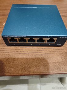 Predám 5-portový 10/100/1000 Mbit/s switch TP-Link TL-SG105 - 3