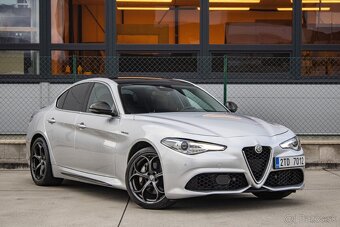 Alfa Romeo Giulia 2.0 Turbo 280 Veloce AT AWD - 3