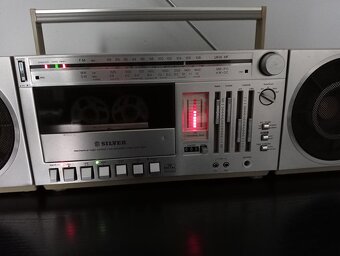 Prodám Japonský radiomagnetofon Silver SR5000 - 3