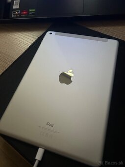 iPad 9th Generation 64GB Silver - 3