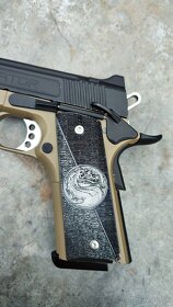 Colt 1911 pažbičky klasický tvar Mortal Kombat - 3