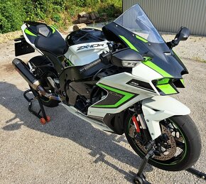 Kawasaki ZX-10r - 3