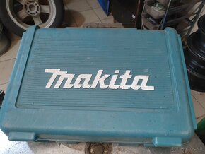 Nabíjačka Makita s kufrom - 3