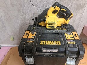 Aku píla DEWALT DCS576N - 3