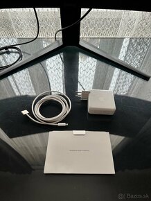 MacBook Air 13" M2 Zlatý | 16 GB | 512 GB - 3