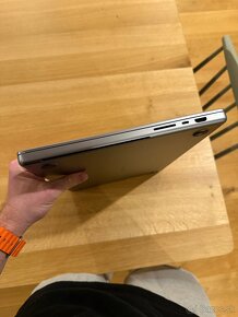 Predám MacBook Pro 16" z roku 2021 512 GB - 3