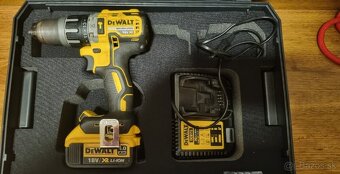 Aku príklepova vrtačka Dewalt DCD796 - 3