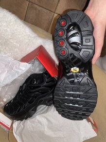 Nike Air Max Plus Black - 3