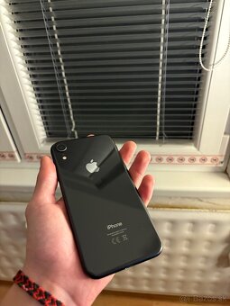 iPhone XR - 3