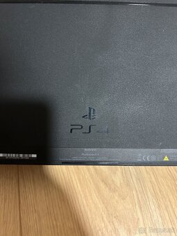 Playstation 4 - 3