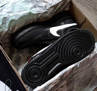 Off-White x Nike Air Force 1 'Black' - 3