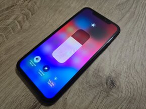 Iphone XR 64gb plnefunkcny ma len bezne znamky pouzivania al - 3