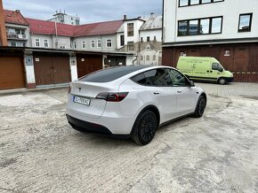 TESLA Model Y Long Range AWD - 3