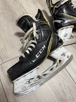 CCM SUPER TACKS AS1 hokejové korčule SR 9 EE - 3