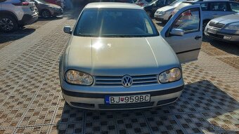 Volkswagen golf - 3