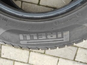 Predám dve zimné pneu Pirelli 215/60R16 - 3