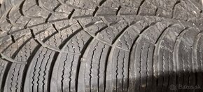 Predám 3ks jazdené zimné 195/60r15-88T Good Year - 3