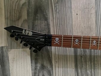 Gitara s rukopisom Kirka Hammetta (Metallica). - 3